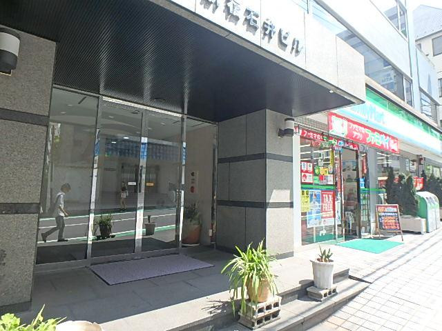 新宿石井ビルエントランス③