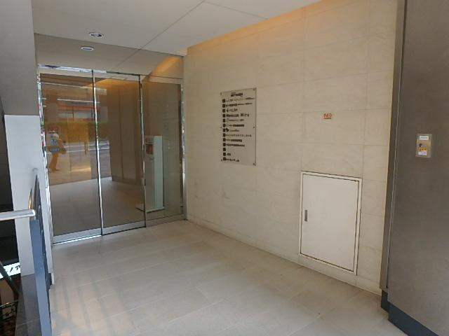 新宿三葉ビルエントランス④