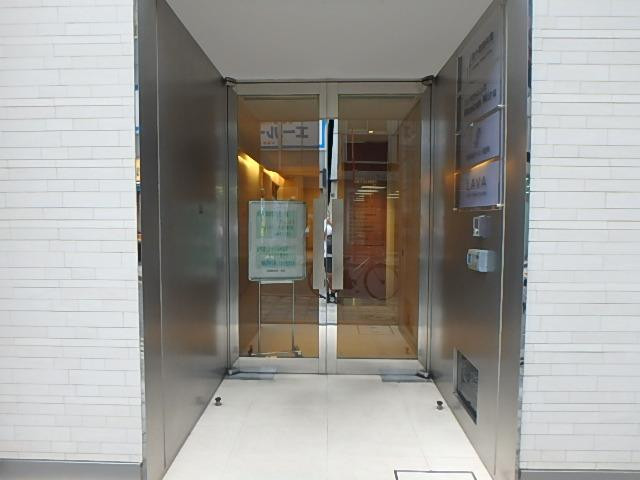 新宿三葉ビルエントランス②