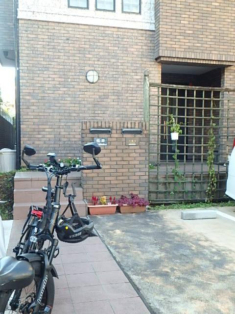 大京町７ー１０戸建てエントランス①