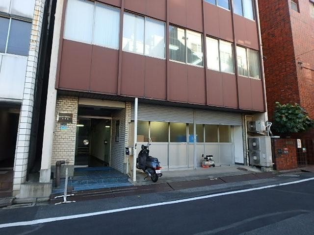 ビックウエストビル３号館（本館）（新館）エントランス①