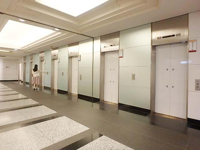 丸の内仲通りビルホール②
