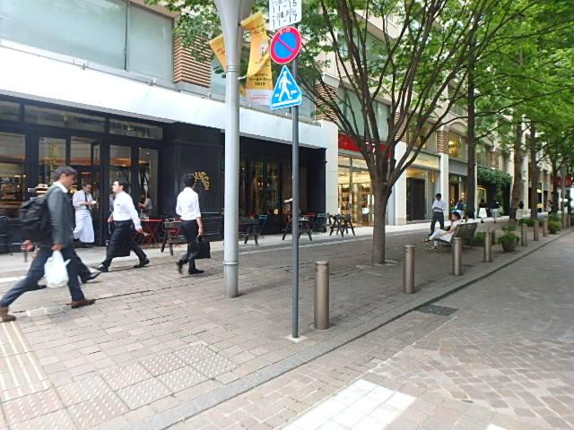 丸の内仲通りビルエントランス①