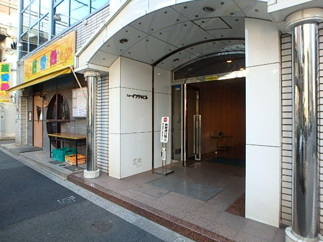 ニューイワサキビルエントランス①
