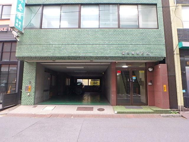第二櫻井ビル（新館）エントランス①