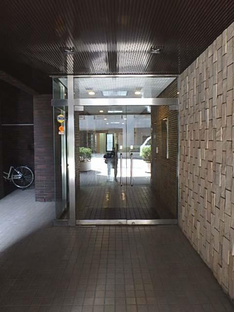 岩見ビルエントランス①