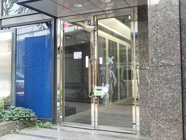 上野中央ビルエントランス②