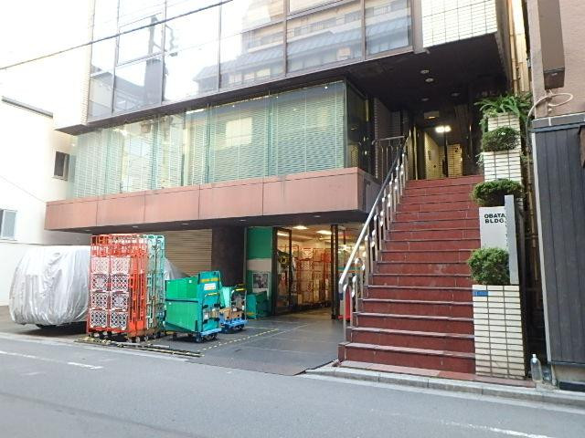 小幡ビルエントランス①