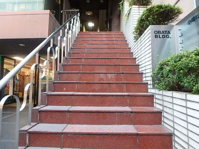 小幡ビルエントランス②