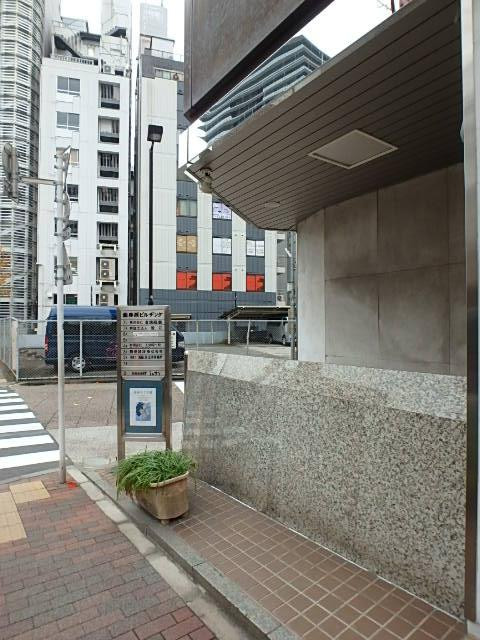 銀座西ビルエントランス②