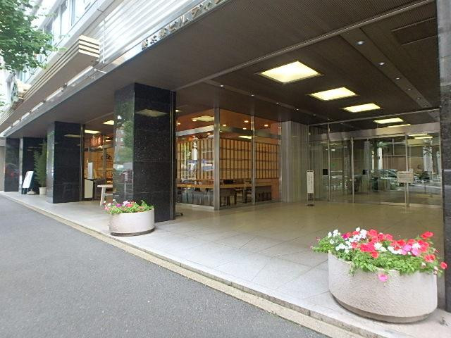 栄太楼ビルエントランス①