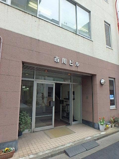 市川ビルエントランス①