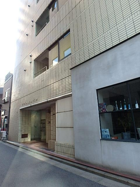 川村八重洲ビルエントランス①