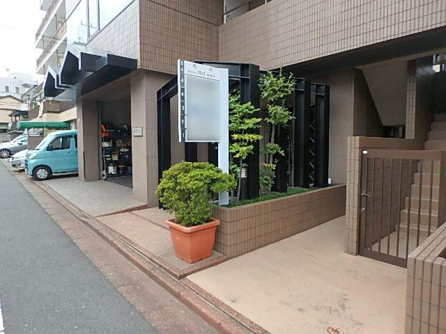 西村ビルエントランス①