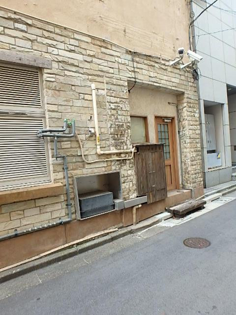 飯島ビル本館エントランス②