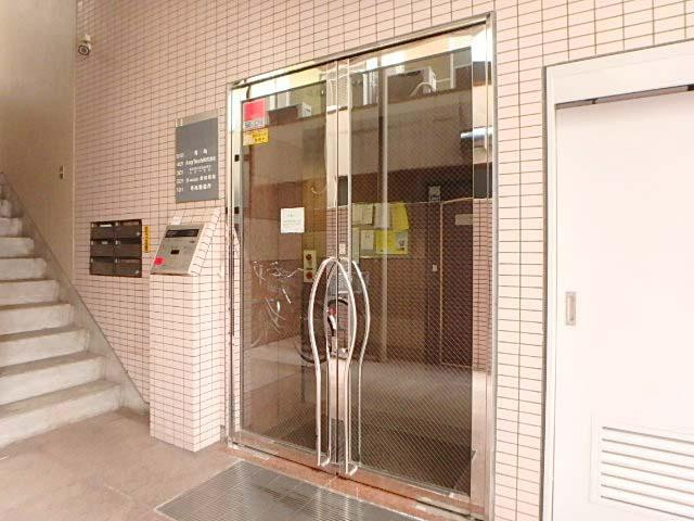 角地ビルエントランス③
