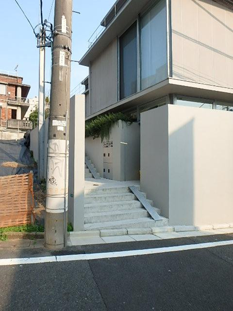 トレリ青葉台エントランス①